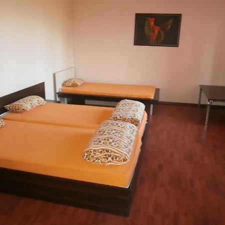 Taiti Hostel *